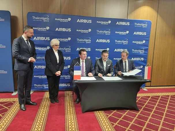 Airbus joins forces for Poland's milsatcom | Airbus